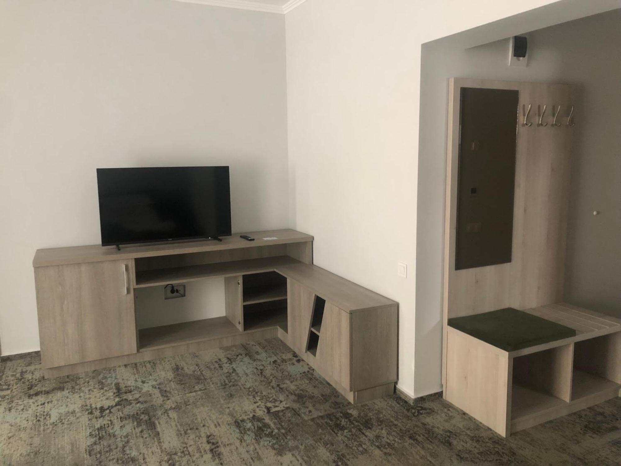 Sub Cetate Hotel Rîşnov Luaran gambar