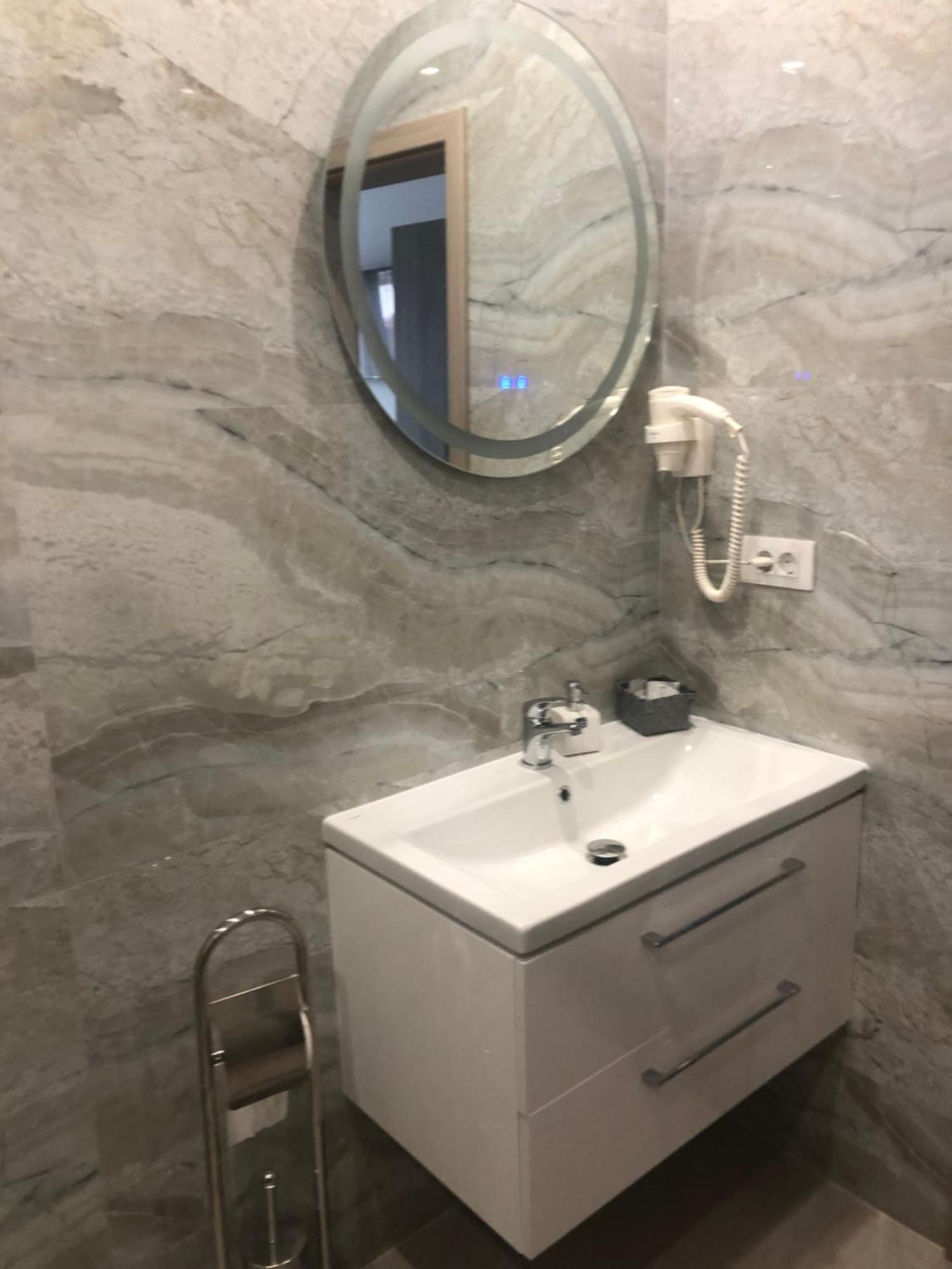 Sub Cetate Hotel Rîşnov Luaran gambar