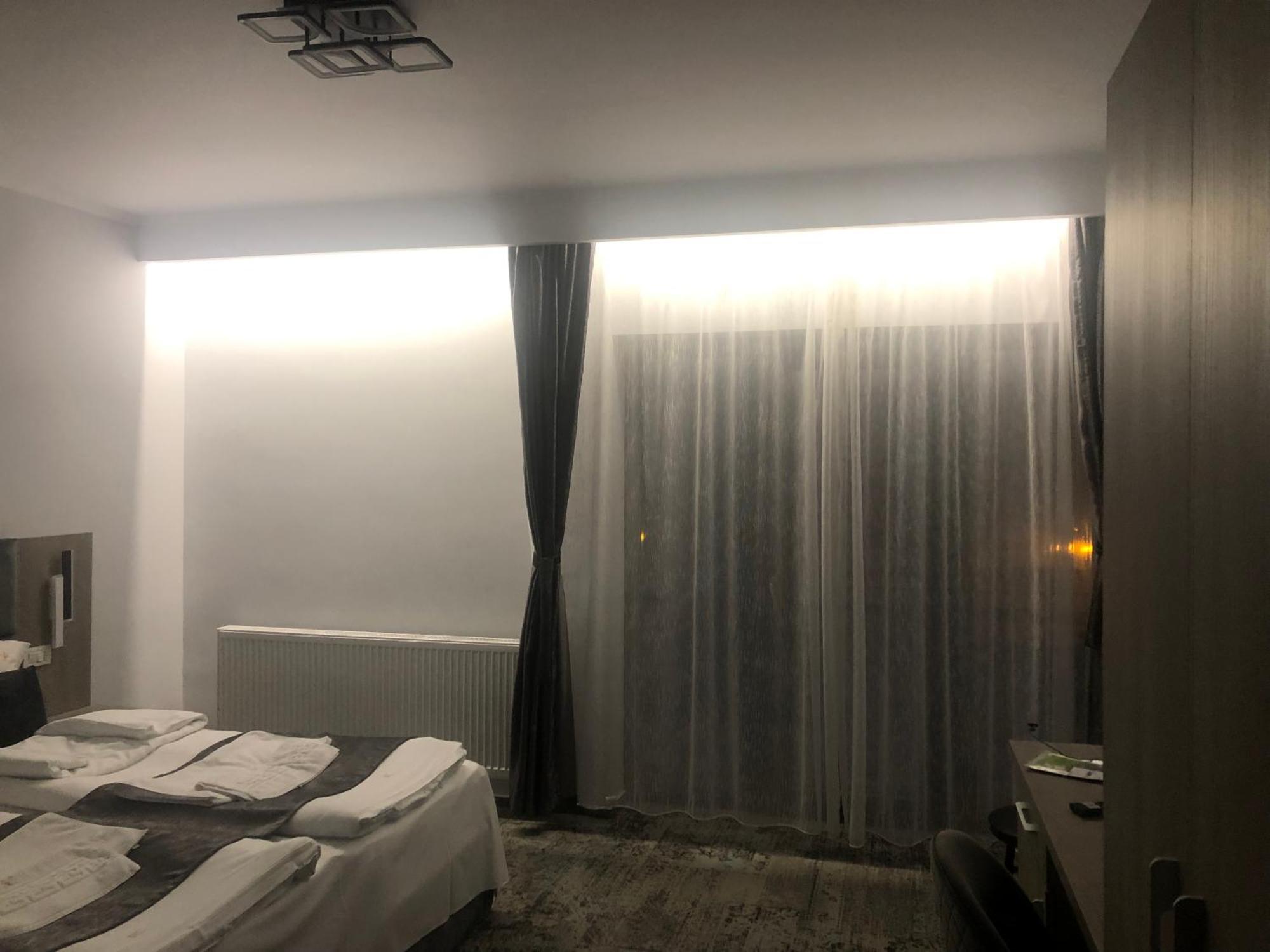 Sub Cetate Hotel Rîşnov Luaran gambar